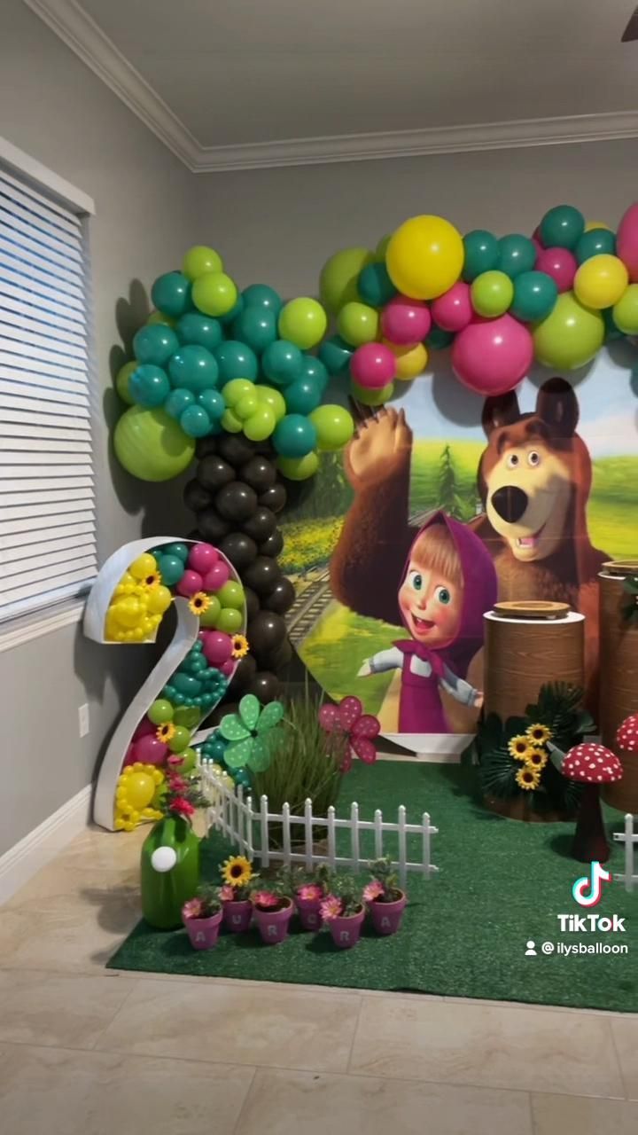 Masha & the Bear Party Theme - Woogle