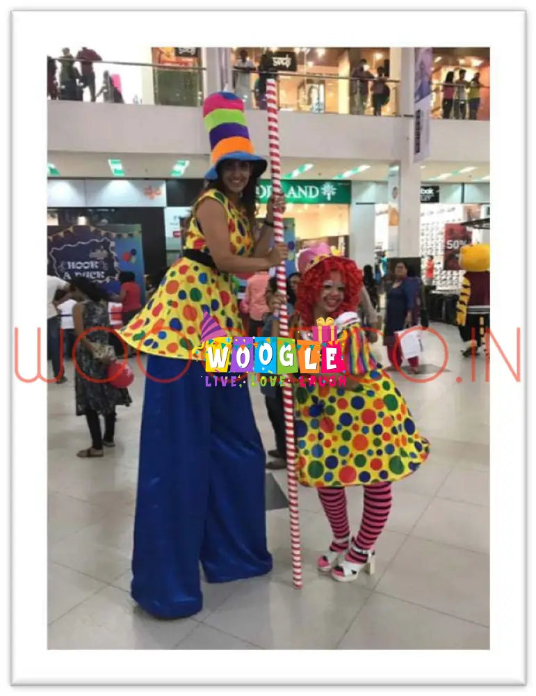 International Stilt Walkers - Woogle