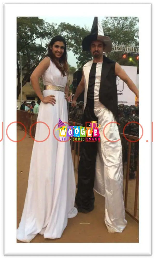 International Stilt Walkers - Woogle