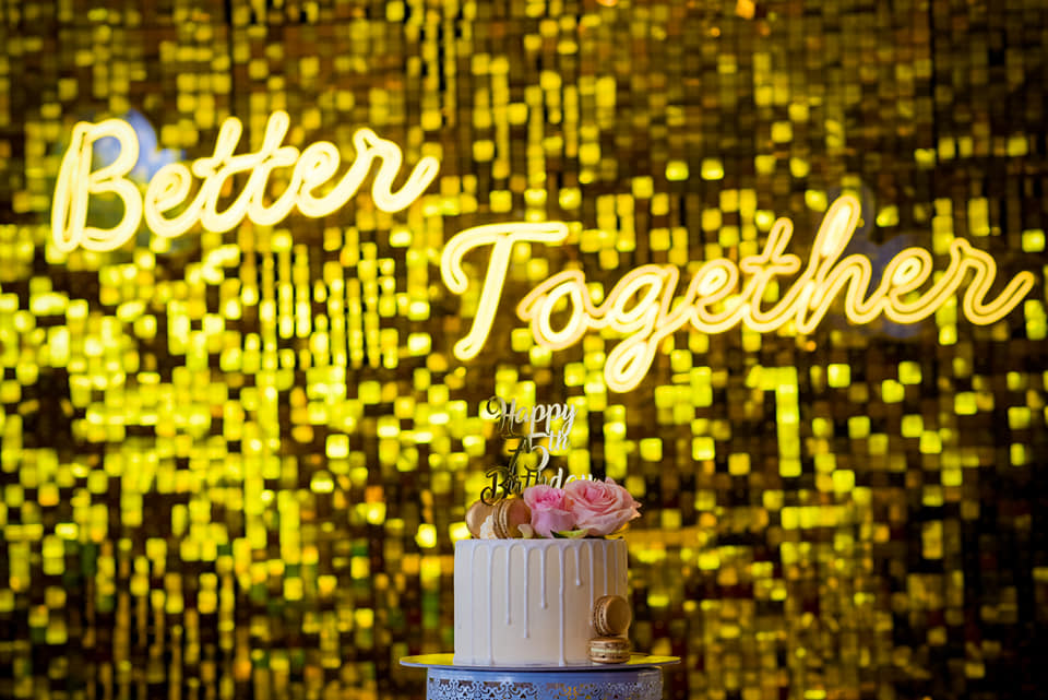 LuxeGlow Anniversary Decor