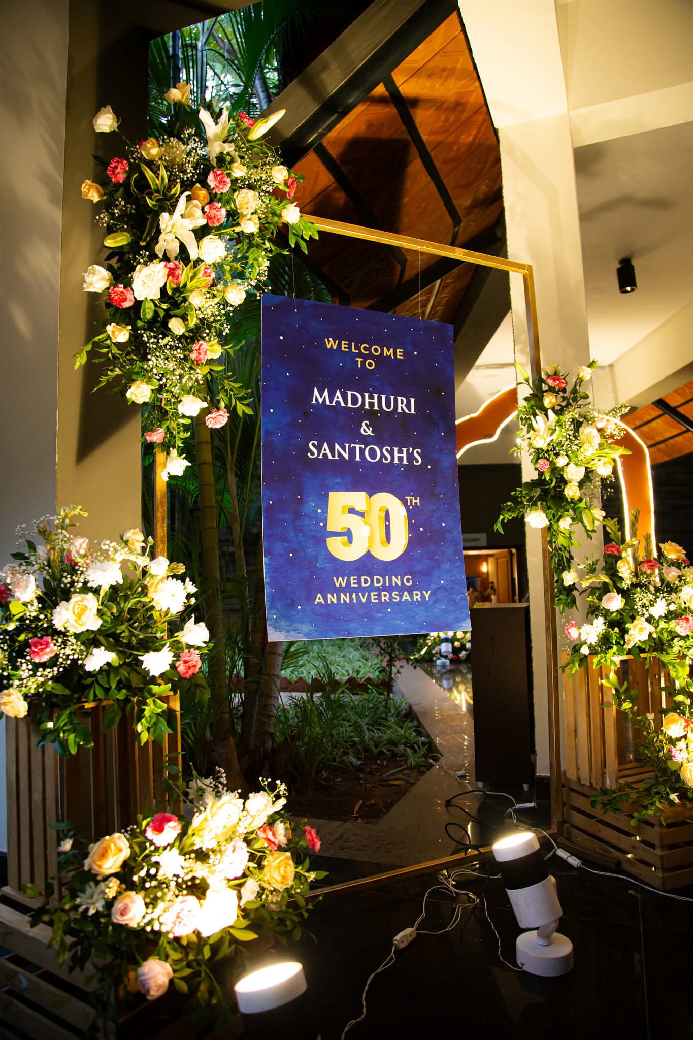 Golden Grandeur Anniversary Decor