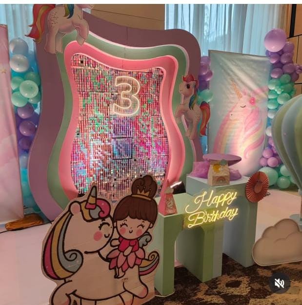 Unicorn Party Theme Decorations - Woogle