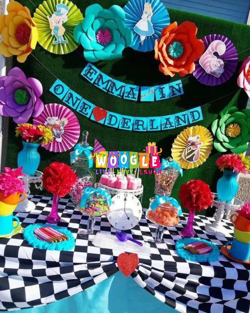 Alice in Wonderland Party Theme - Woogle
